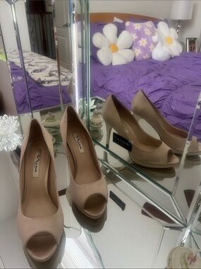 Nina Champagne Satin Peep-Toe Platform Heels sz 9.5
